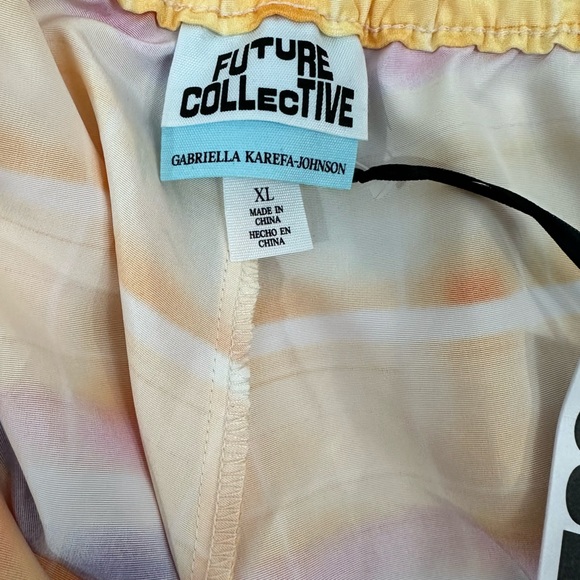 Future Collective Paperbag Shorts in Vibrant Pink/Orange with Belt & Poc… - Picture 9 of 9